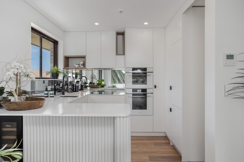 North-east Facing Modern 2-bed Apartment