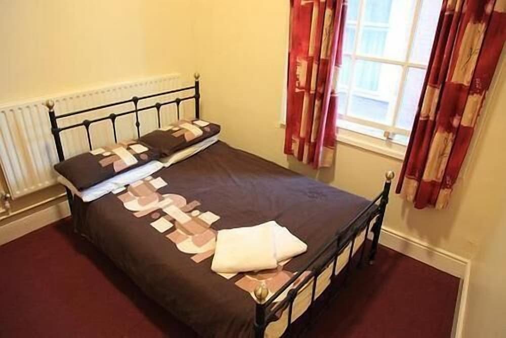 Kinlay House Hostel