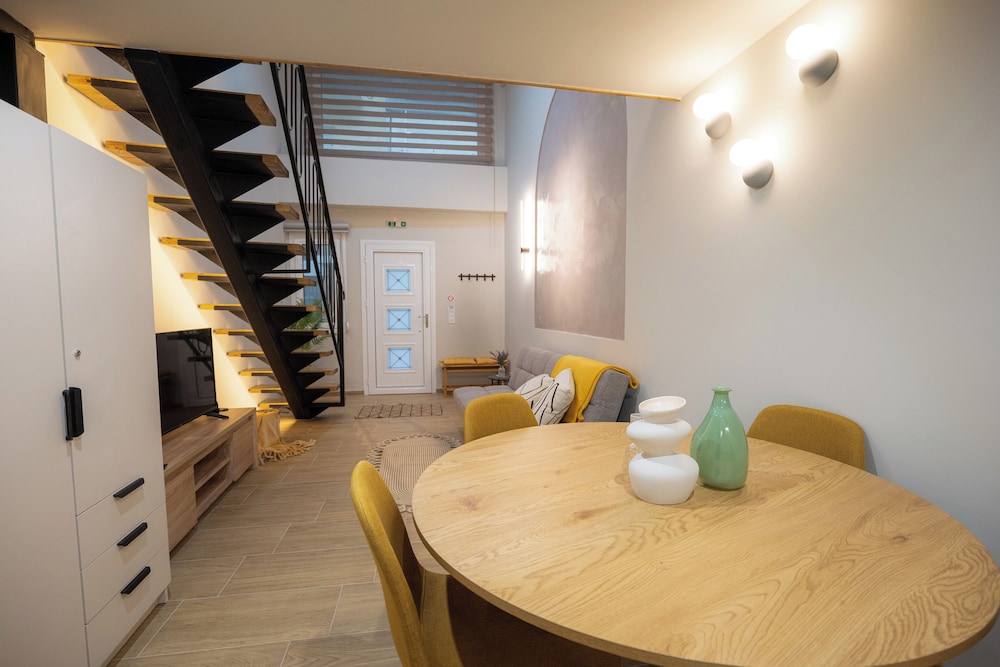 Vayas Residences Agora