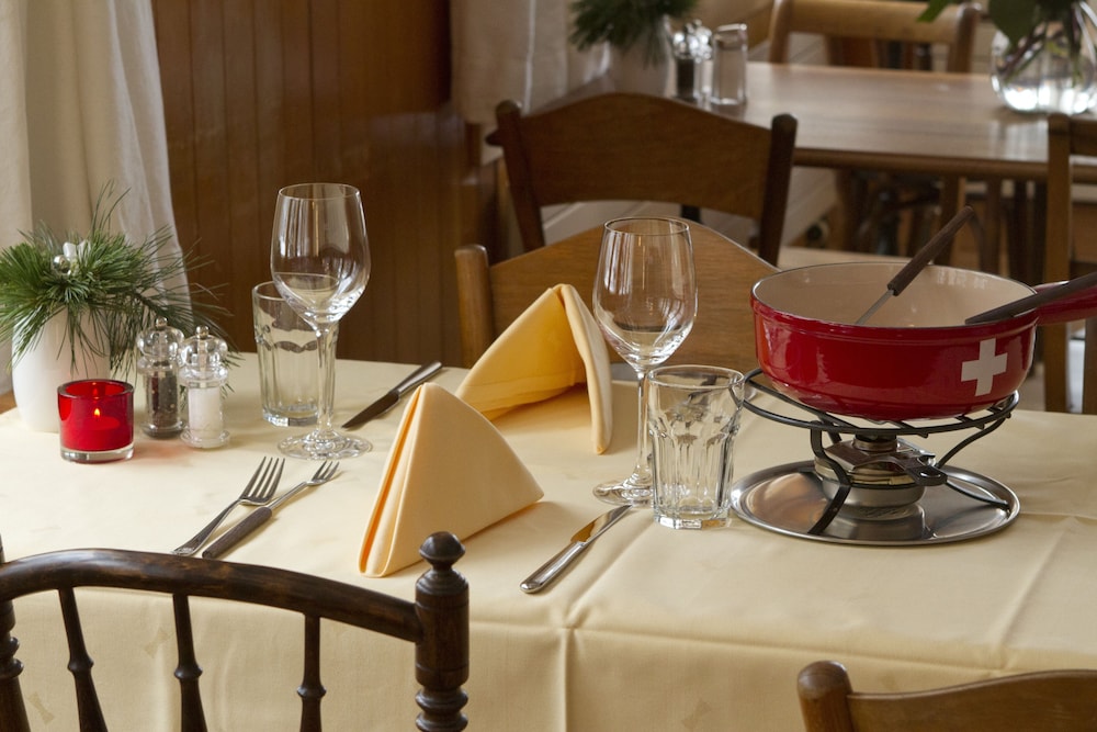 Spinas Gasthaus Val Bever - Hostel