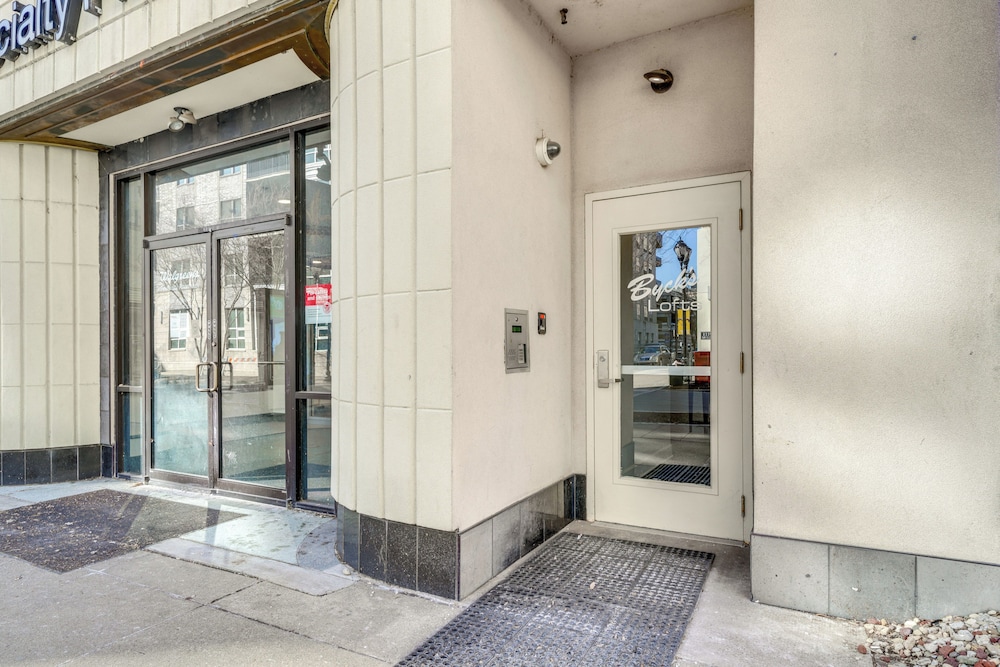 Downtown Louisville Escape: Perfect for Events!