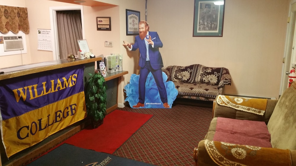 Howard Johnson by Wyndham Williamstown view 2