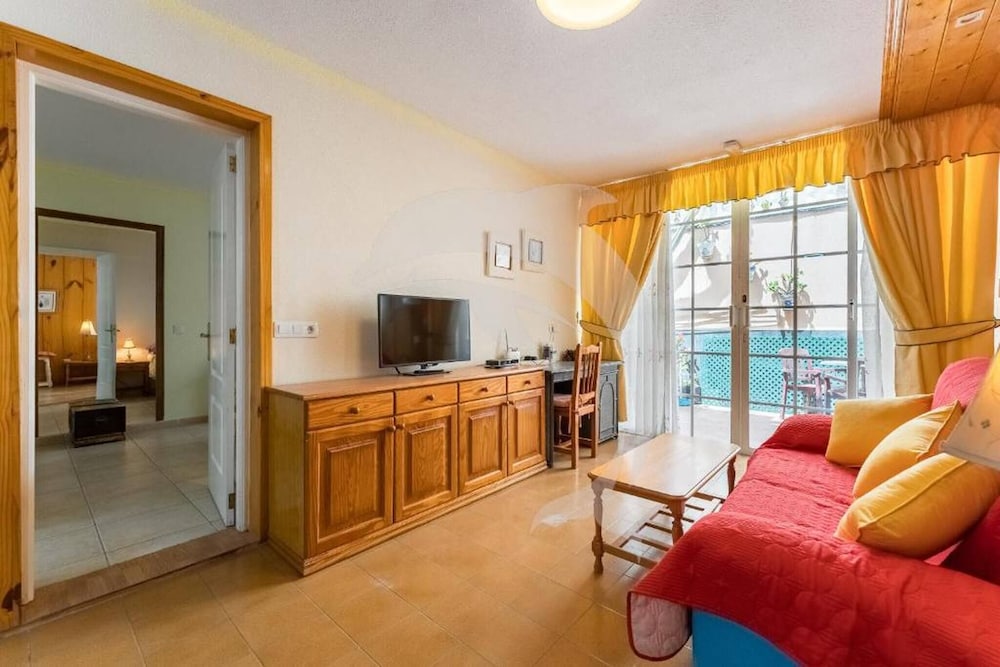 Relax in El Médano's Modern Sea View Apartment