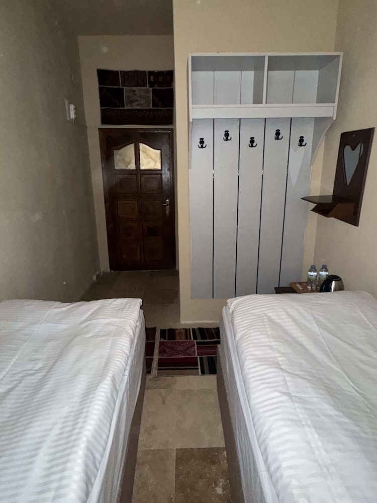 Hotels Crazyhorse
