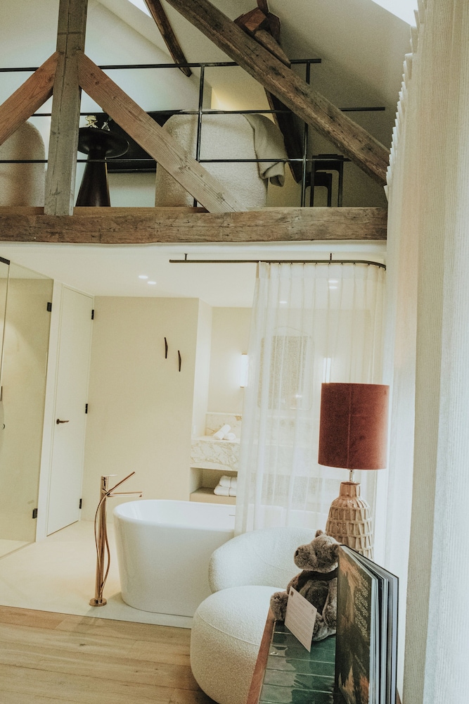The Burgundy - Boutique B&B