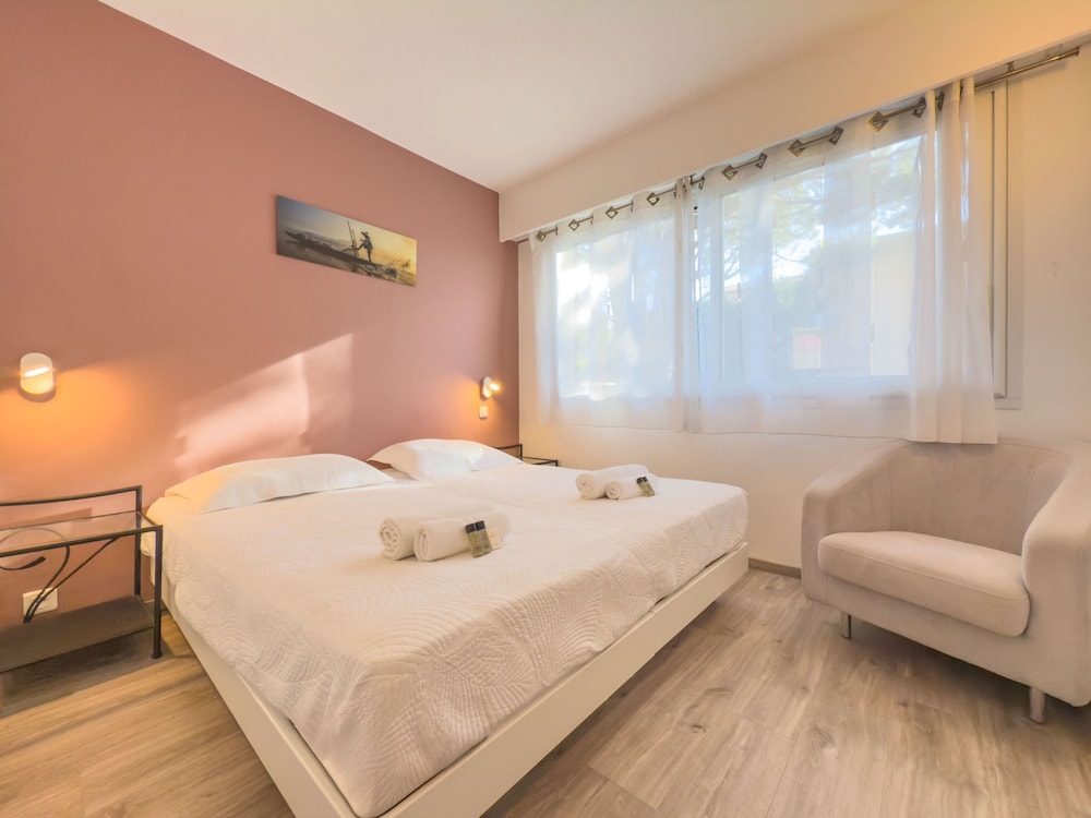 Le Cozy in Cannes With 2 Bedrooms and 1 Bathrooms