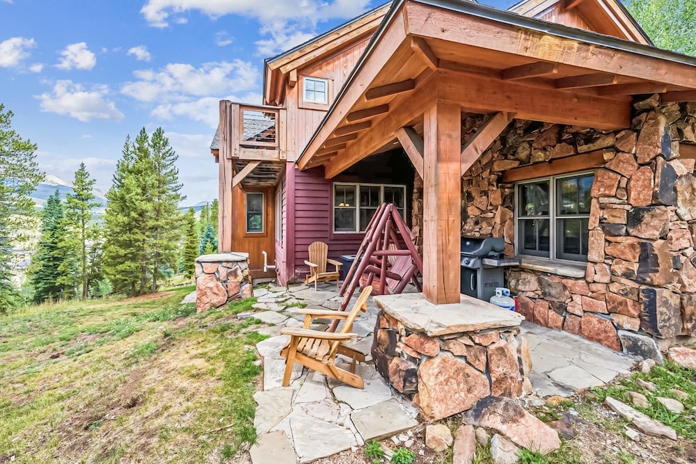 Little Bear Lodge 4 Bedroom Home