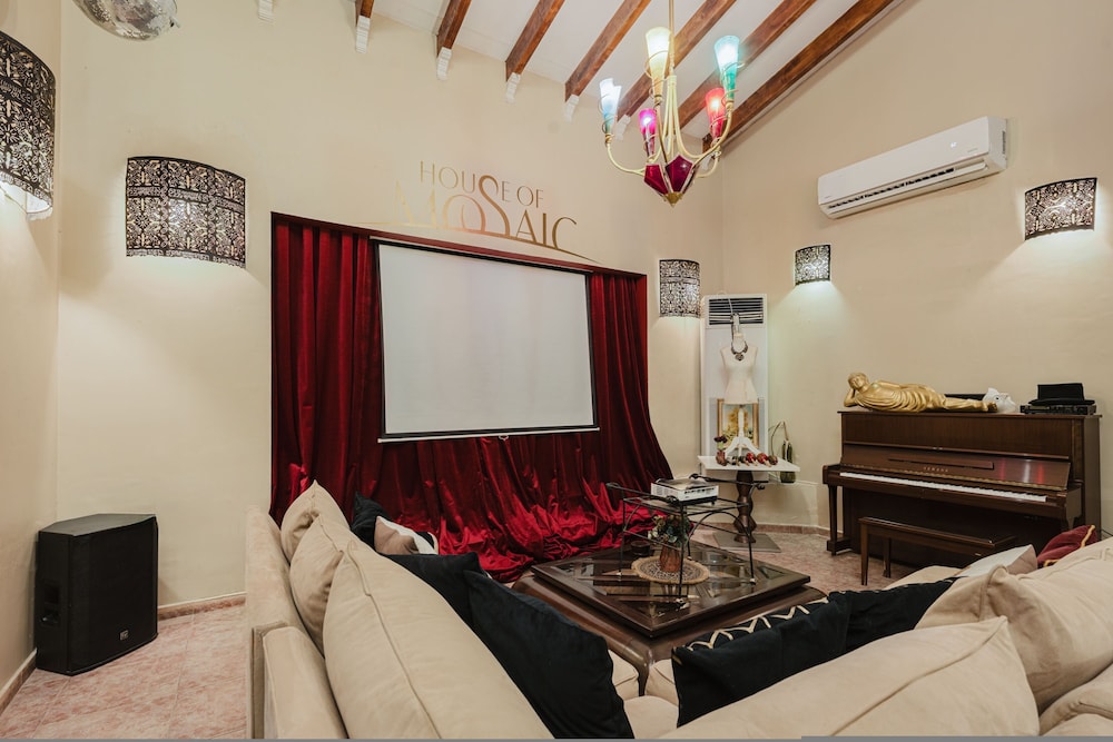 House of Mosaic Aruba - Unique Experience