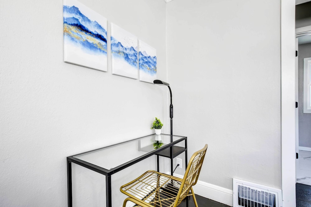 Rochester Vacation Rental ~ 1 Mi to Downtown view 3