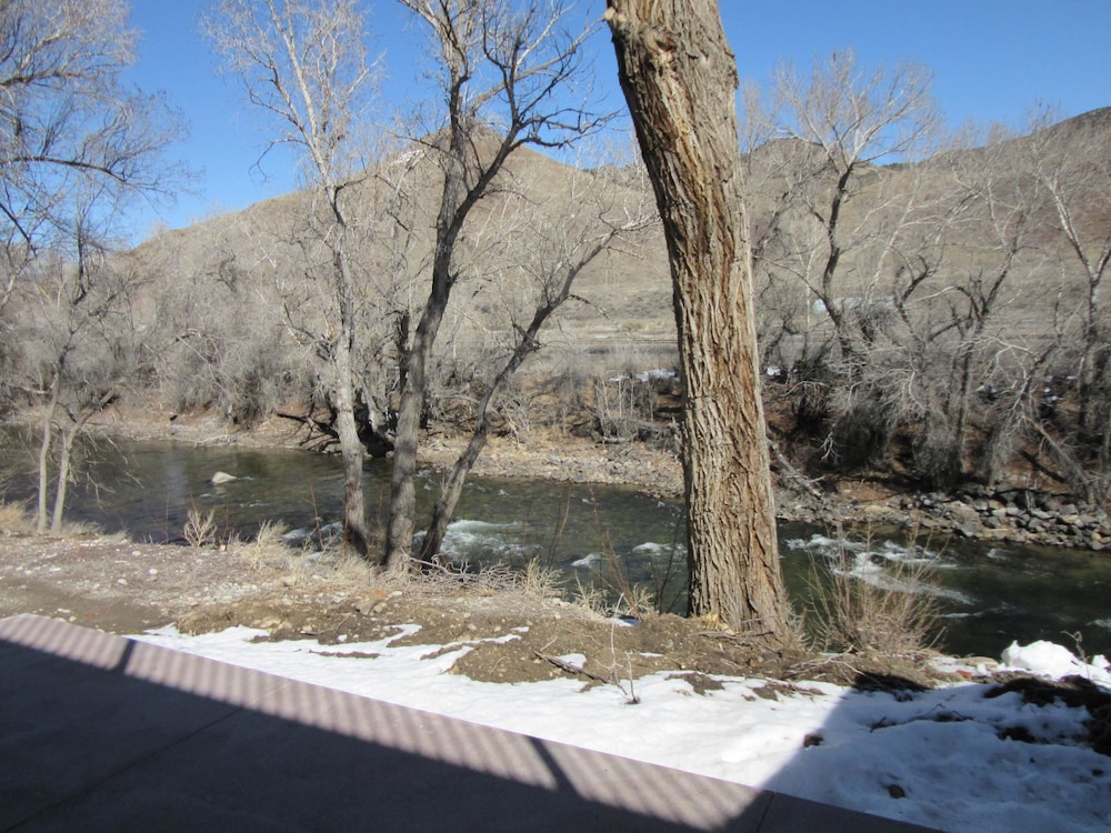 River House Upstream 2 Bedroom Holiday Home By Pinon Vacation Rentals