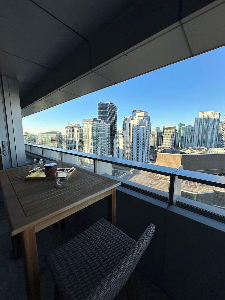AKA Brickell Condo Free Parking by Palermo Home Miami