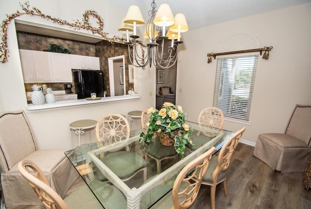Canterbury Court 6 E 3 Bedroom Apts