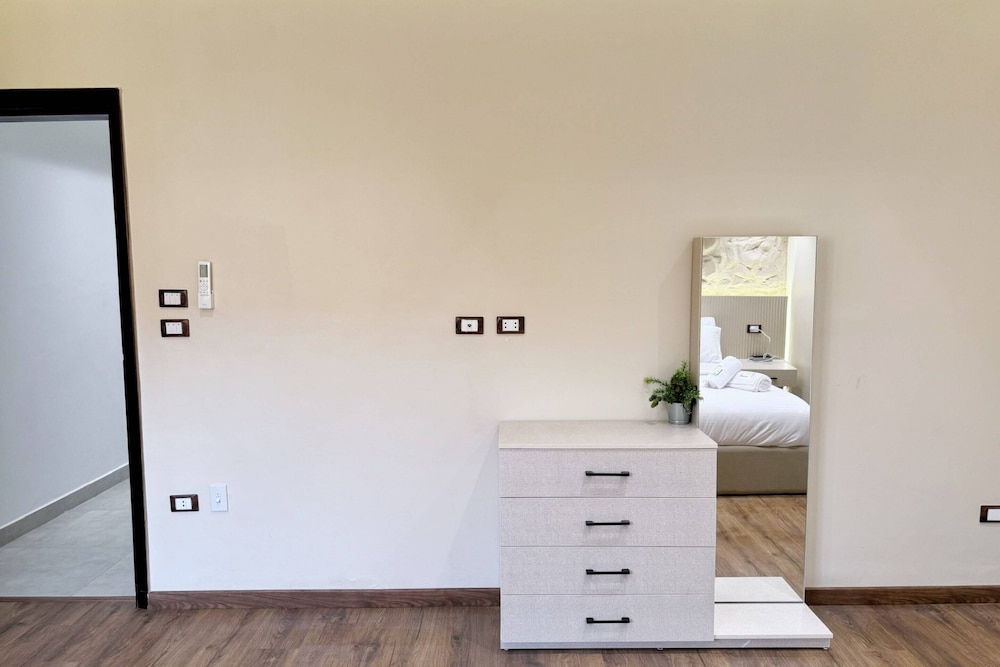 The Built-up 2 BDR Condo 15 min to CAI Airpt