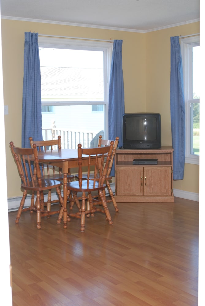 Shining Waters Cottages