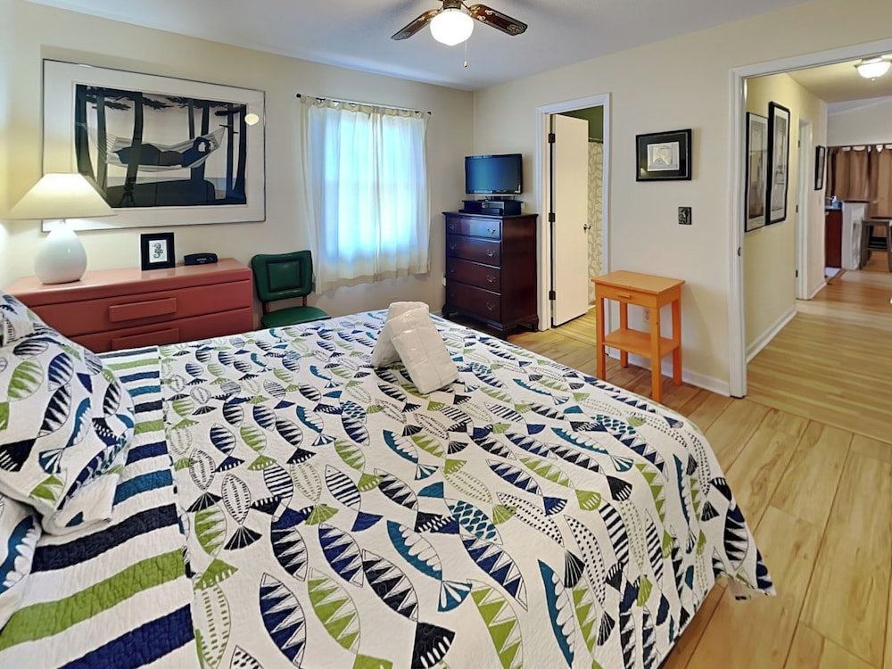 Sassy Seahorse by Topsail Realty