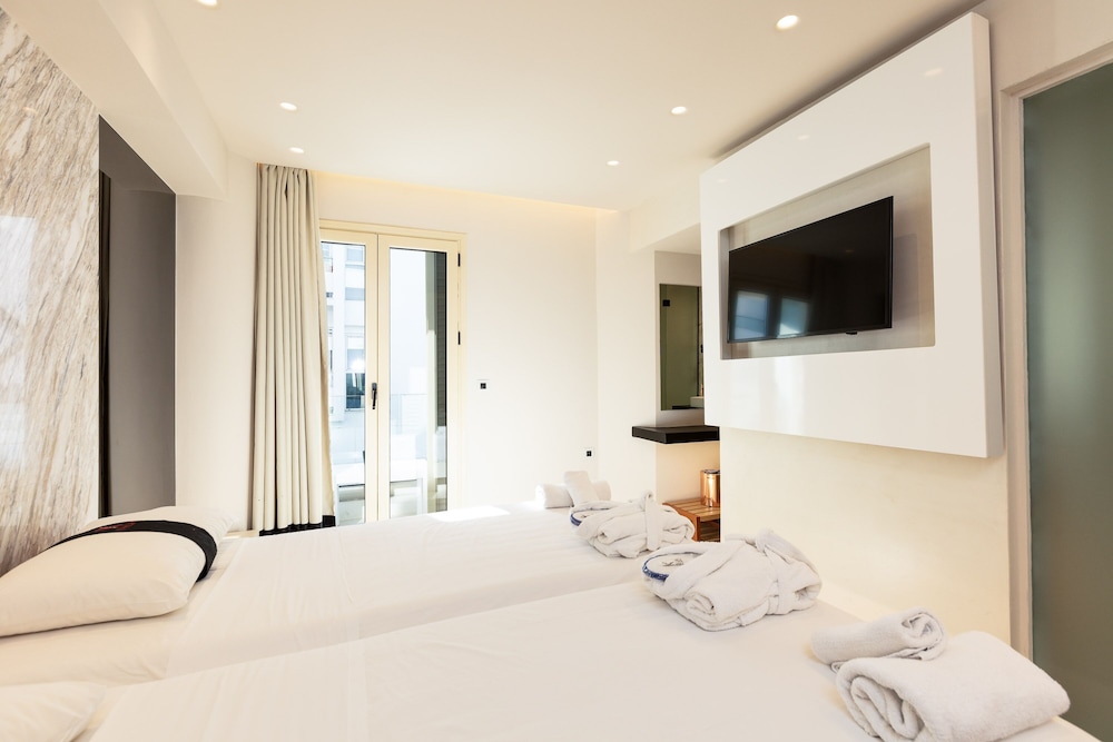 Kahlua Sea View Suites - Adults Only
