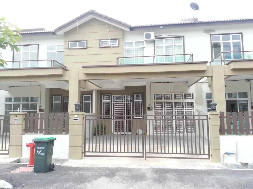 Noor Homestay