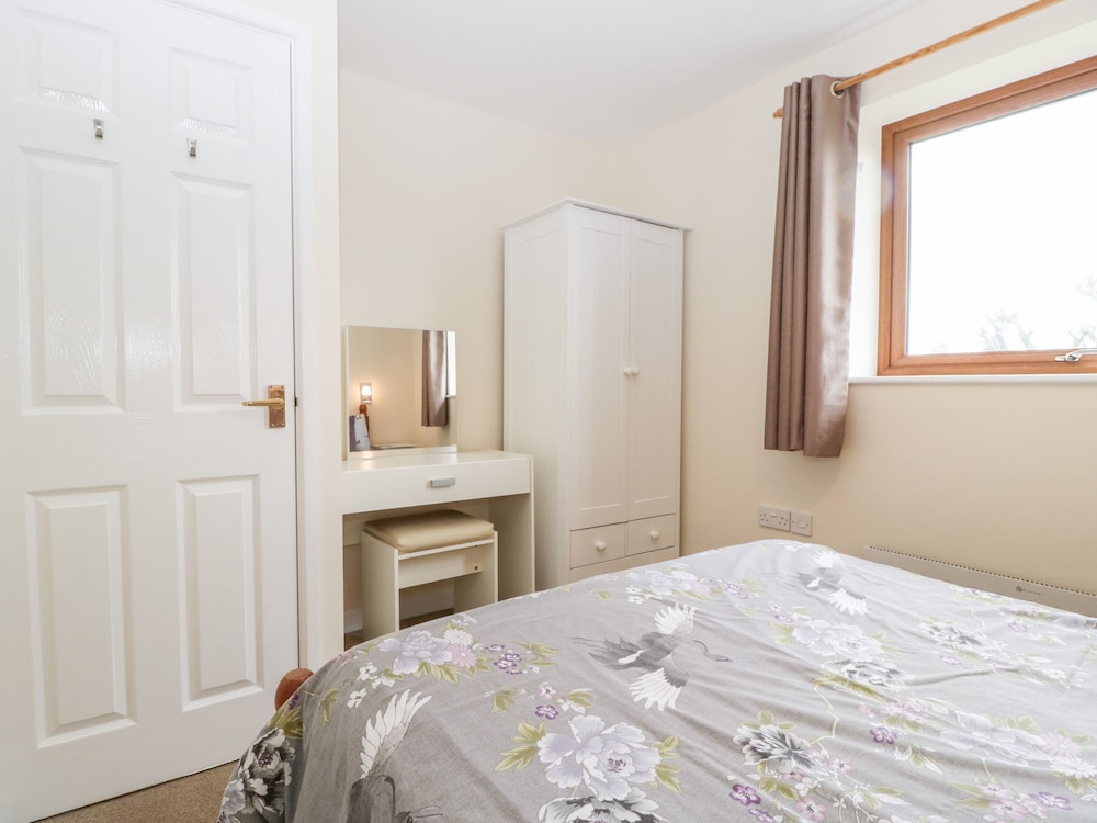 Orchard Cottage view 3