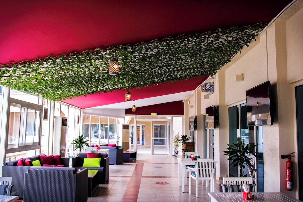 Abu Dhabi Vacations - Metropolitan Al Mafraq Hotel - Property Image 84