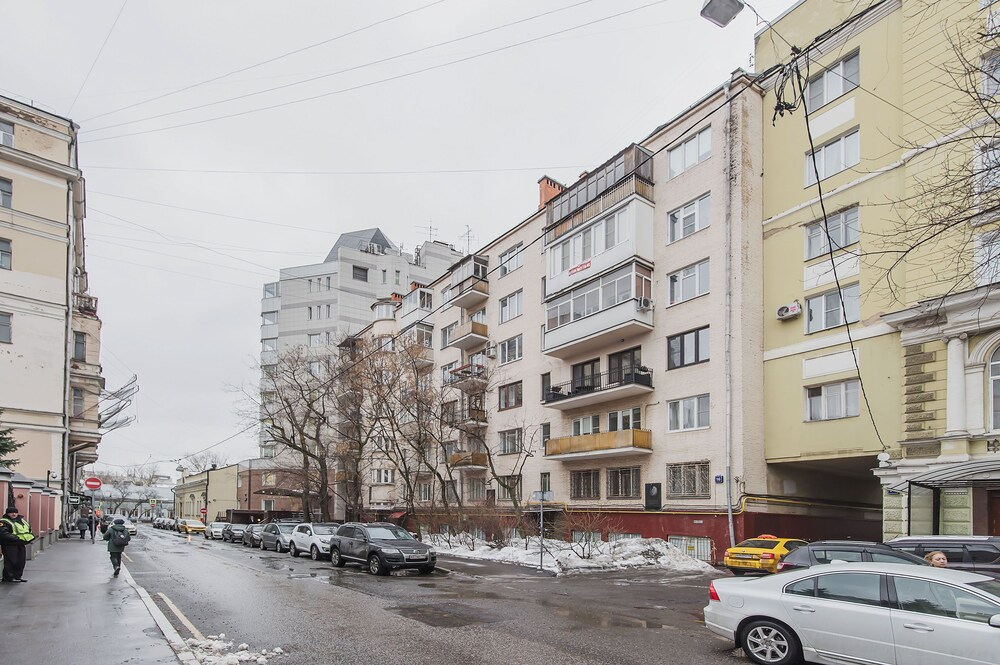 GM Apartment Staropimenovskiy 16