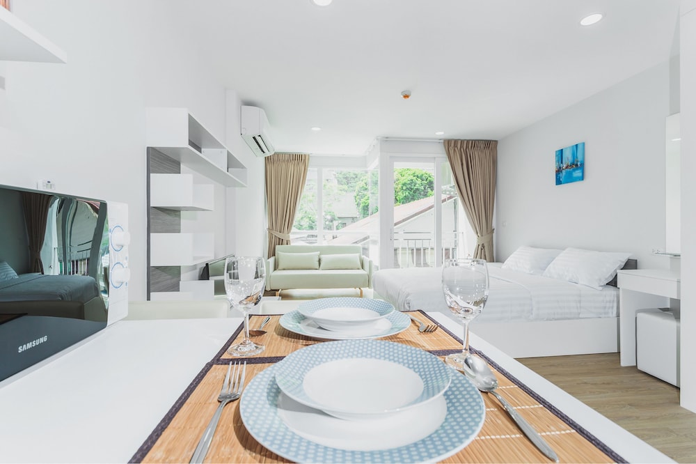Condo in Kata in Ozone - Unit A506