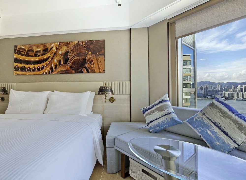 Hotel Alexandra - Image 1