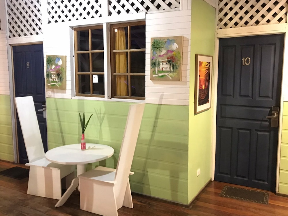 Lizard King Hotel & Suites