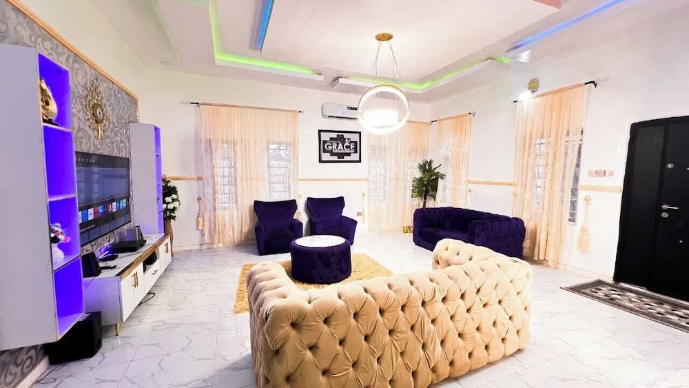 Danny's Shortlet Apartment