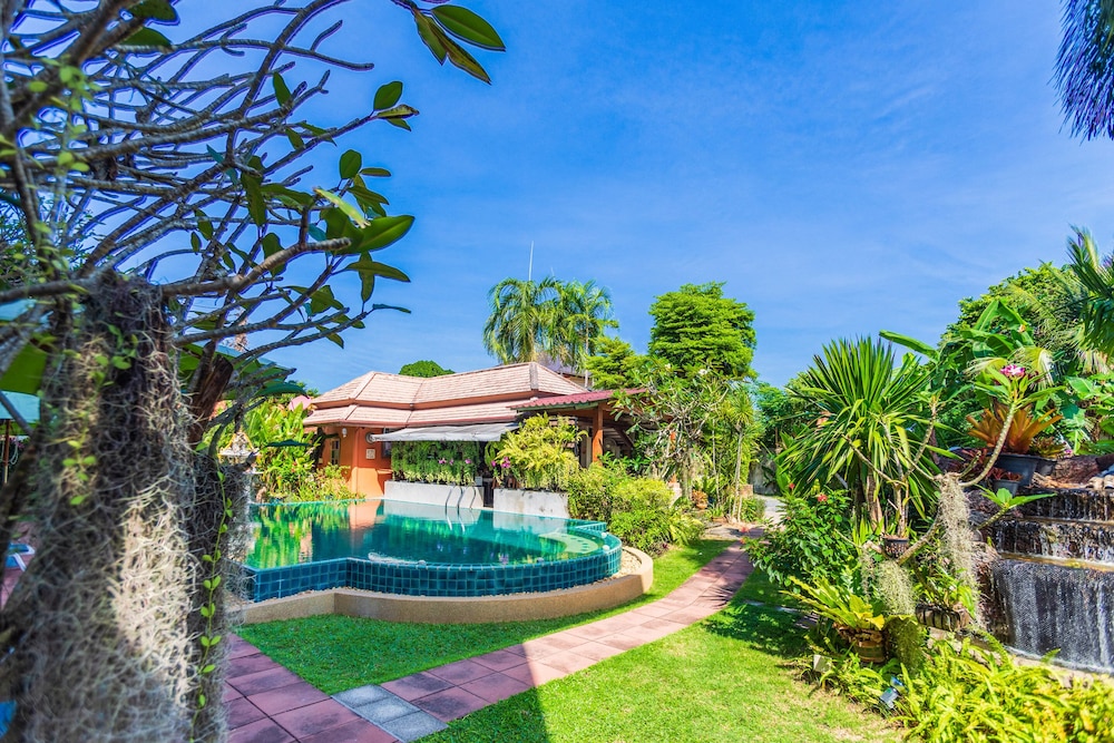 Phuket Monaburi Boutique Hotel