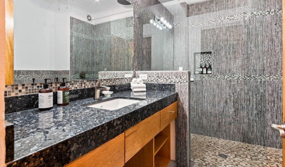 Ocean View 2Br Condo-balcony-beach-pool - 603