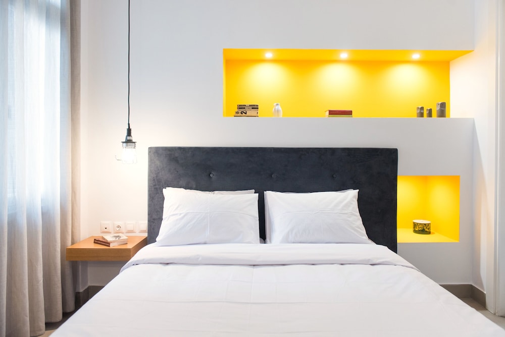 MONK Monastiraki Suites