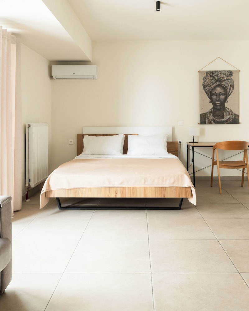 Elysee Apartments 9 B