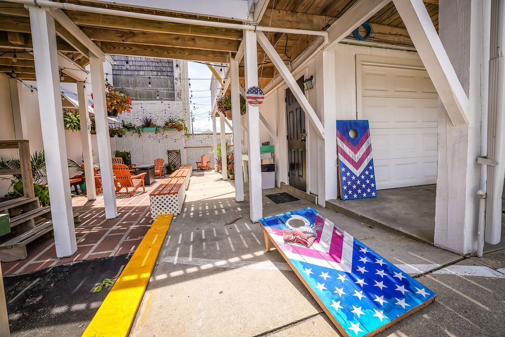 Dry Dock Inn
