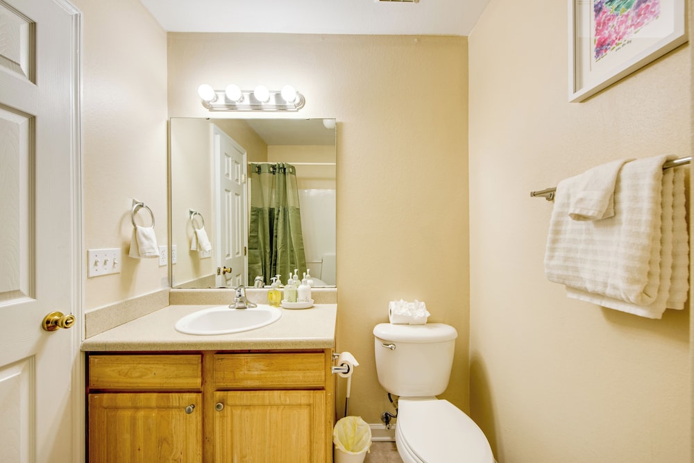 4 Mi to FSU & 5 Mi to Famu: Wfh-friendly Hub