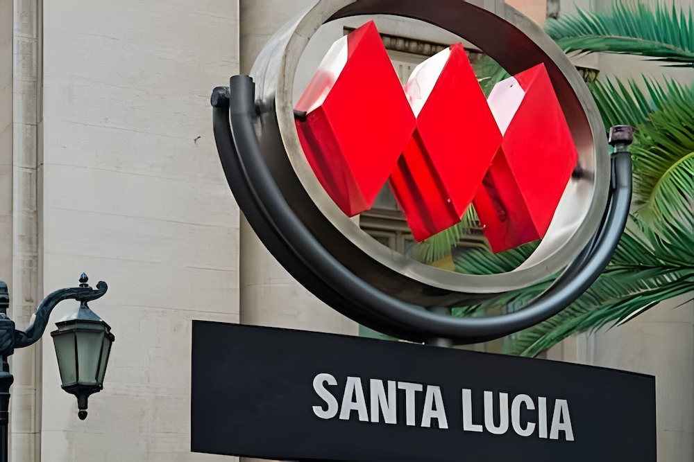 Edificio Céntrico y a pasos del Metro