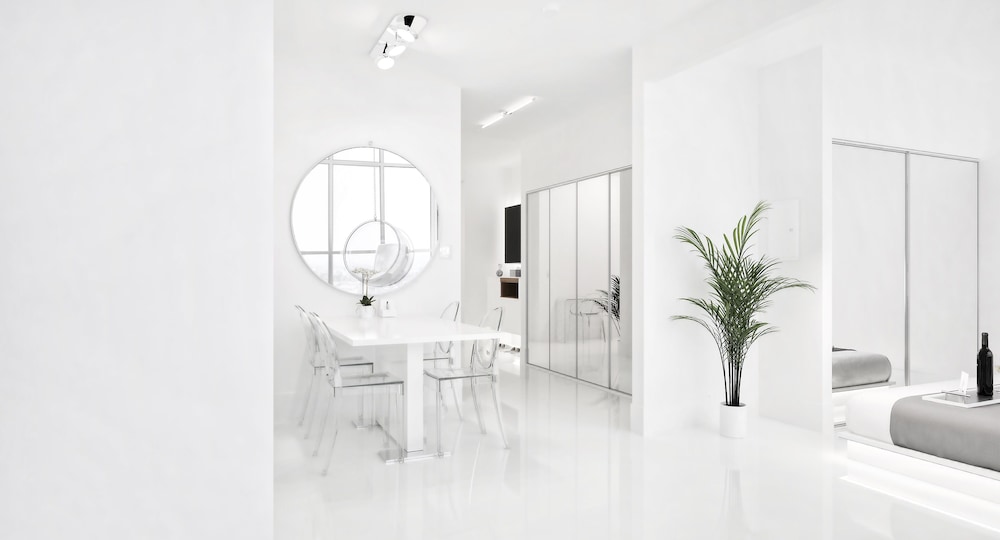 Penthouse 7: Smart Luxury Tower w Panoramic View - Image 5