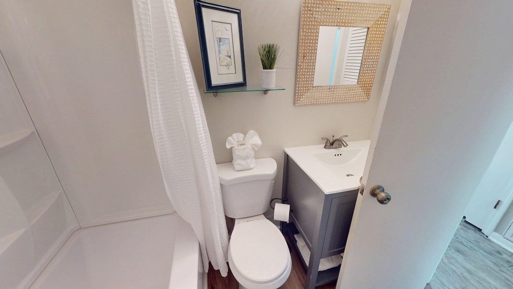 Beach Racquet B by Tybee Vacation Rentals