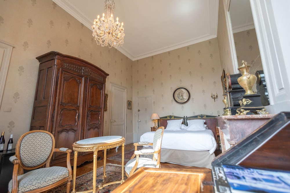 Bourges Vacations - Hotel de Panette - Chambres historiques - Property Image 23