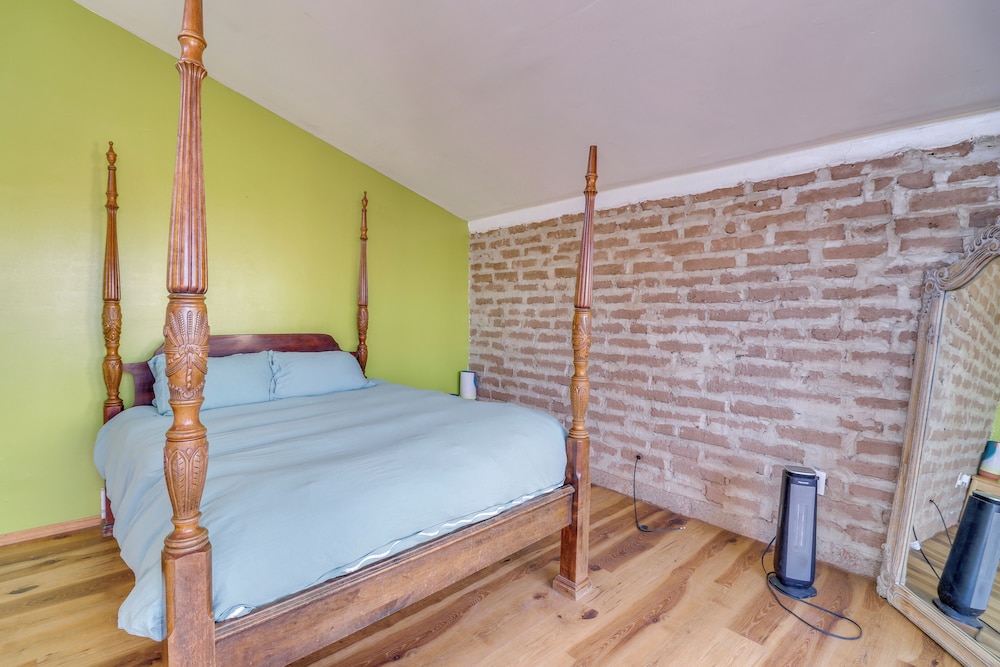 Spacious Mtn-view Gem in Corrales!