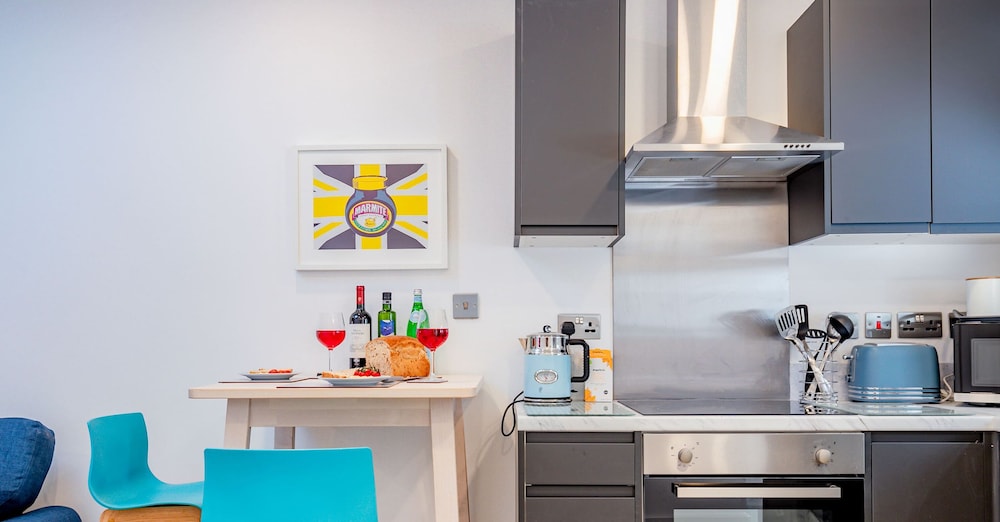Host Stay Croydon Road Abode