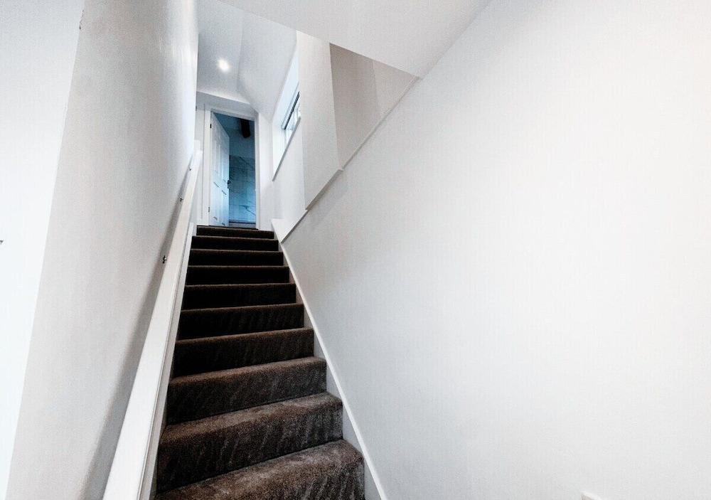 Cosy & Luxury 2BR Flat in Calverton