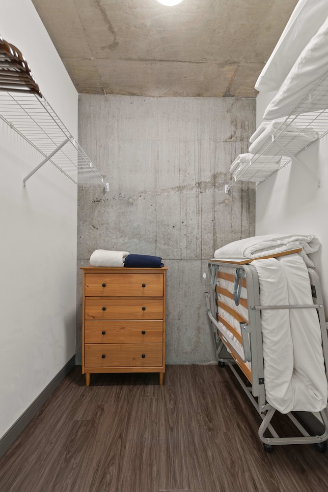 Riverwalk Apt Best Location Modern Luxury