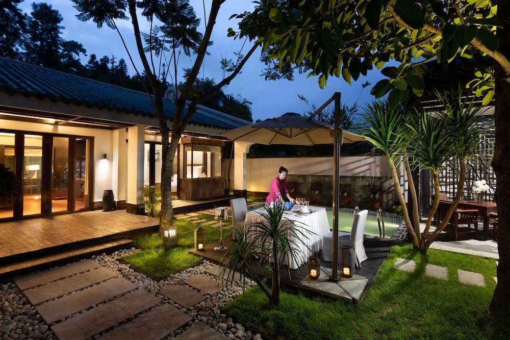 Banyan Tree Tengchong