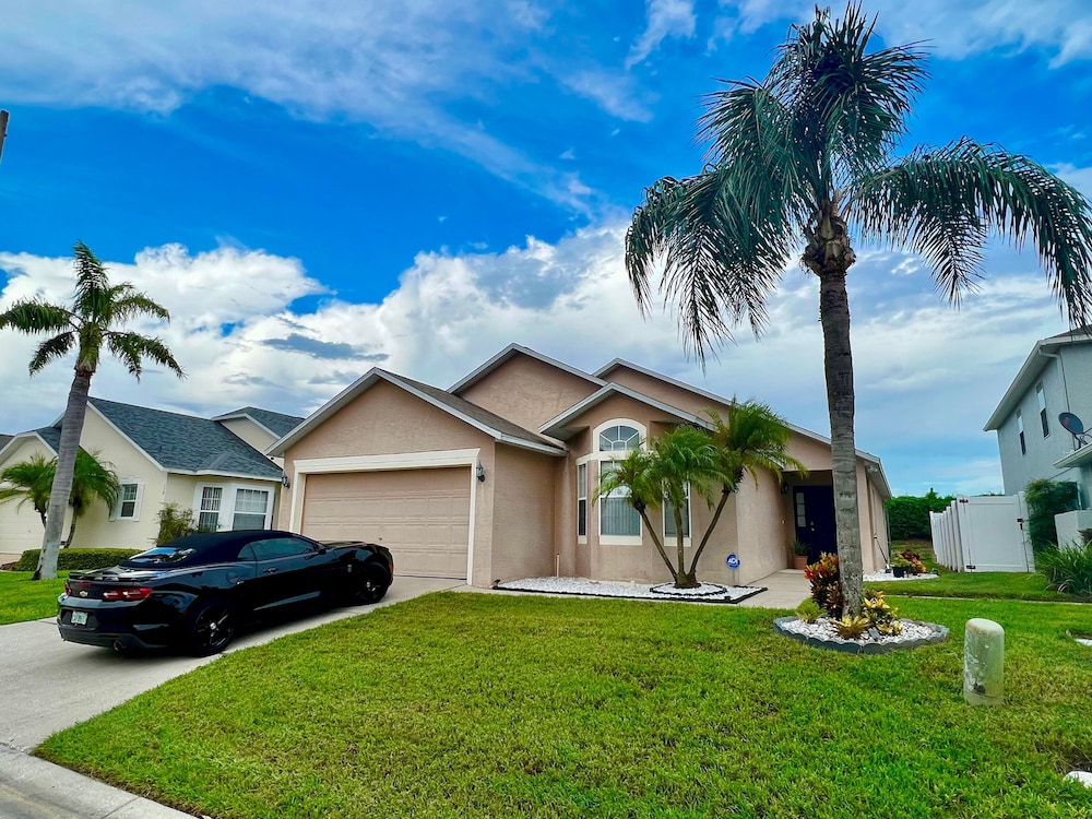 Residential Westbury 4BR Pool Home Near Disney Parks