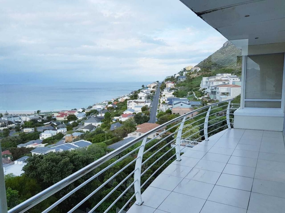 Hotel Beachview Guest House - Image 1