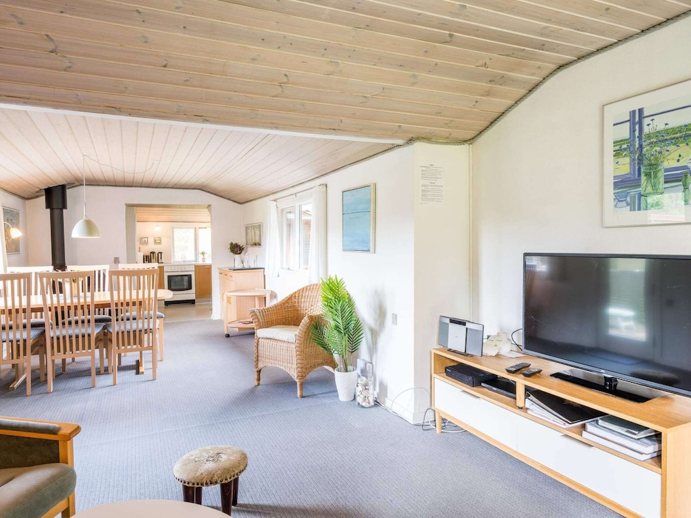 Secluded Pine Tree Cottage-by Traum view 5