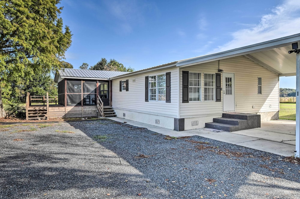 Palatka Hideaway w/ Fireplace & Private Porch view 3