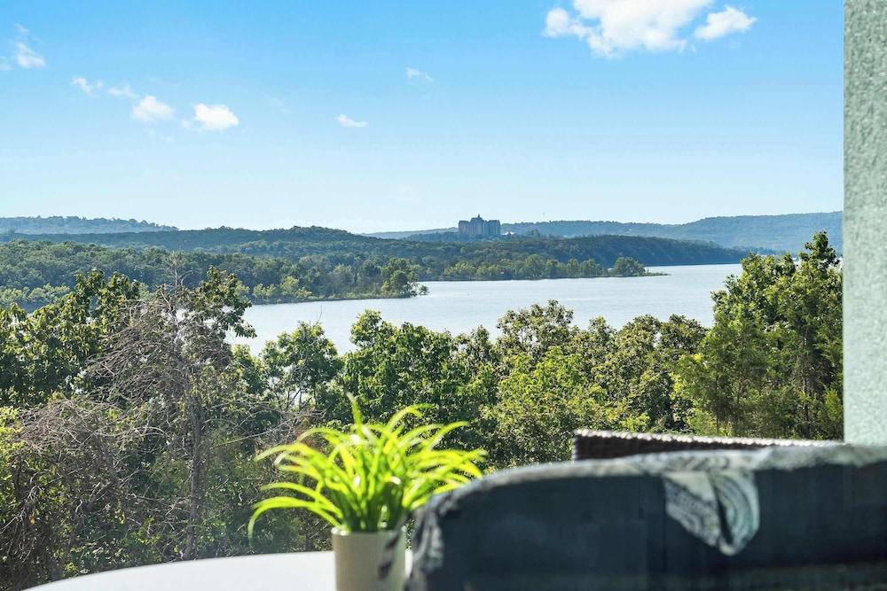 Waterview Oasis Stay for 4