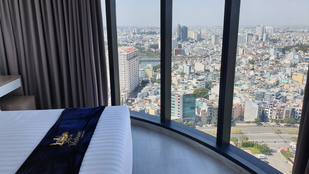Stay In Vietnam Vinhomes Golden River