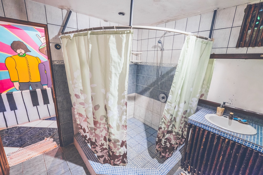 Pura Vida Hostel